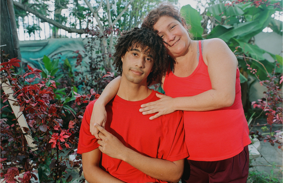 two Floridians in front of the hispanic cultural center