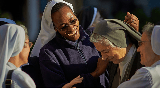 monjas riéndose