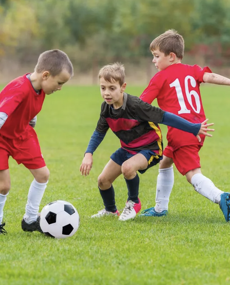 une jeune équipe de soccer en pleine partie