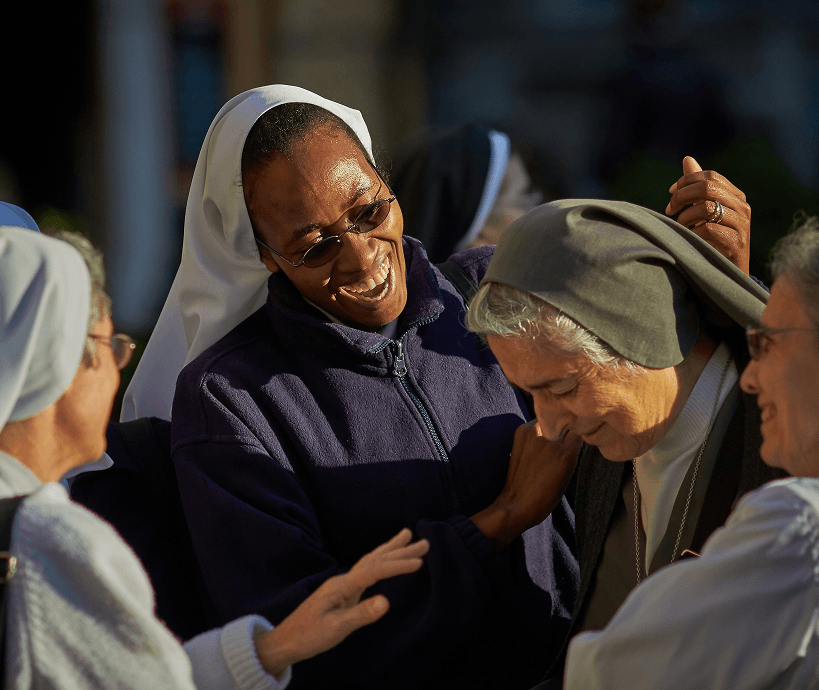 des religieuses qui rient